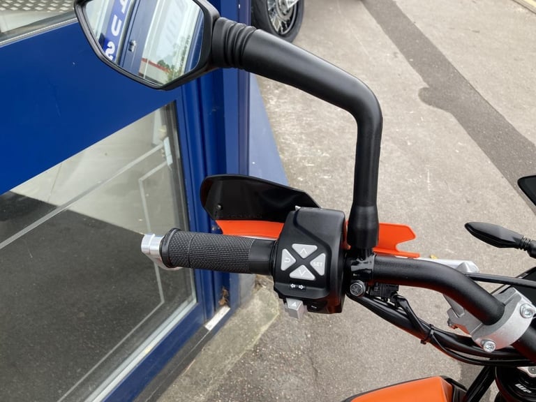 KTM 390 ADVENTURE - 2021 - STUNNING BIKE - ALLOY BASH PLATE - PEGS - BARKBUSTERS