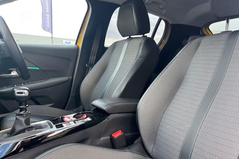 2023 Peugeot 208 1.2 PureTech 100 Allure Premium + 5dr HATCHBACK PETROL Manual