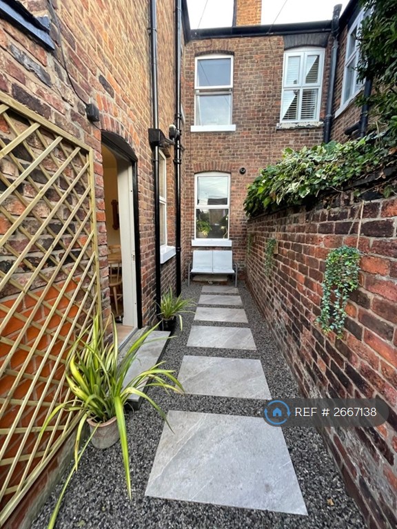 3 bedroom house in Bellfield Ave, Cheadle, SK8 (3 bed) (#2667138)