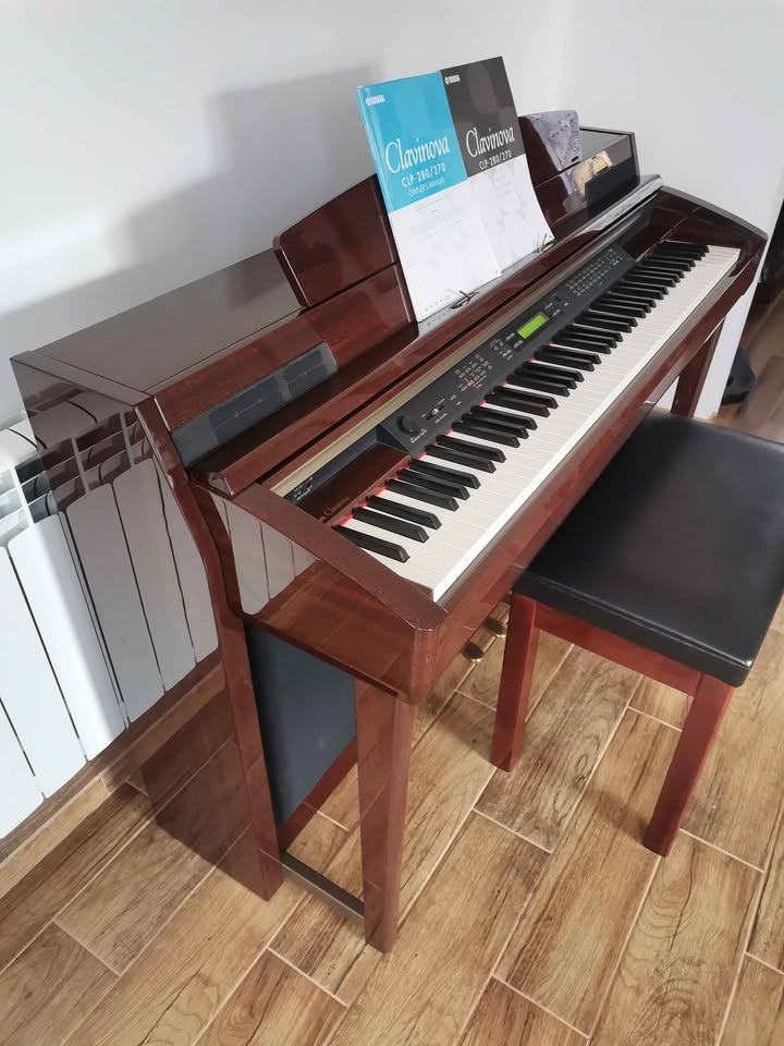 CAN DELIVER - YAMAHA CLAVINOVA CLP-280 DIGITAL PIANO WITH GH3 KEYBOARD IN VERY GOOD CONDITION
