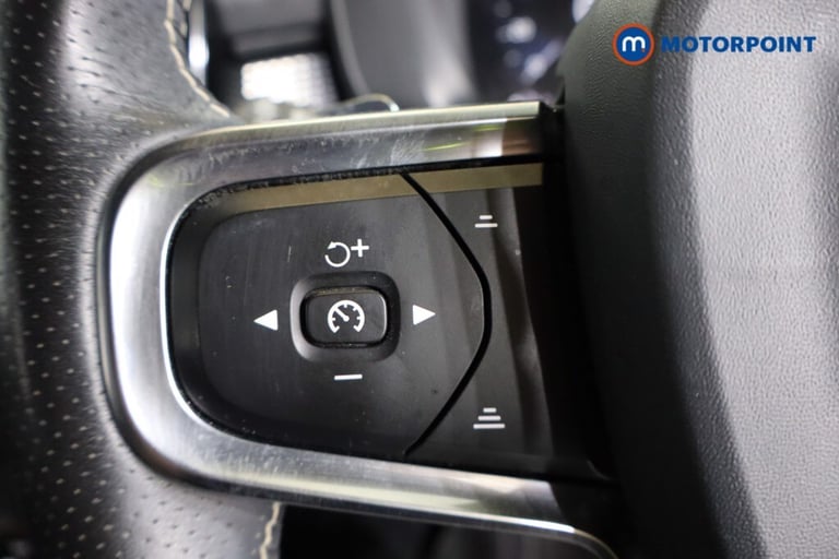 2020 Volvo XC40 2.0 T4 R DESIGN 5dr AWD Geartronic ESTATE PETROL Automatic