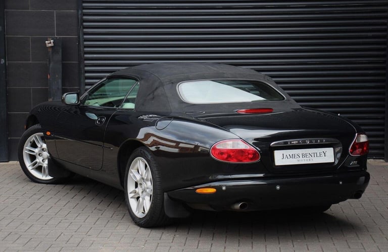 JAGUAR XK8 4.0 2dr 2001