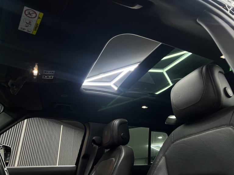 2021 Land Rover Defender 3.0 D300 X-Dynamic HSE 110 5dr Auto [7 Seat] ESTATE DIESEL Automatic