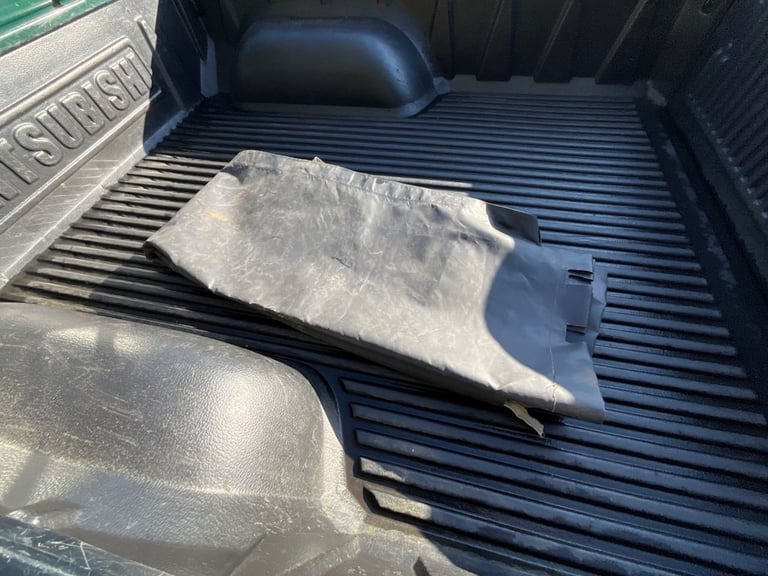 2004 Mitsubishi L200 2.5 TD 4Work Pickup 2dr Diesel Manual 4WD (113 bhp) PICKUP Diesel Manual