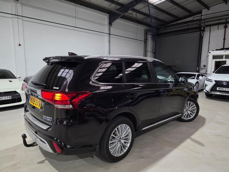 2019 Mitsubishi Outlander 2.4h TwinMotor 13.8kWh 4h CVT 4WD Euro 6 (s/s) 5dr ESTATE Petrol/Electr...