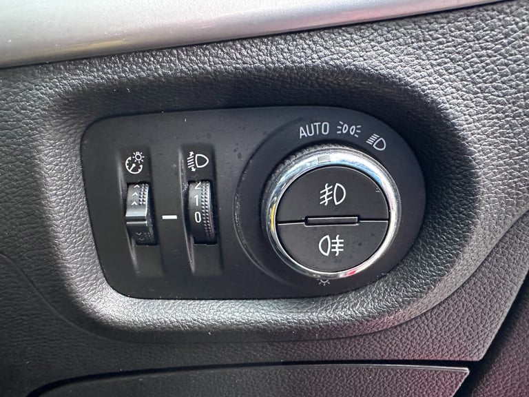 2020 Vauxhall Astra 1.2 Turbo 145 SRi VX-Line Nav 5dr HATCHBACK Petrol Manual