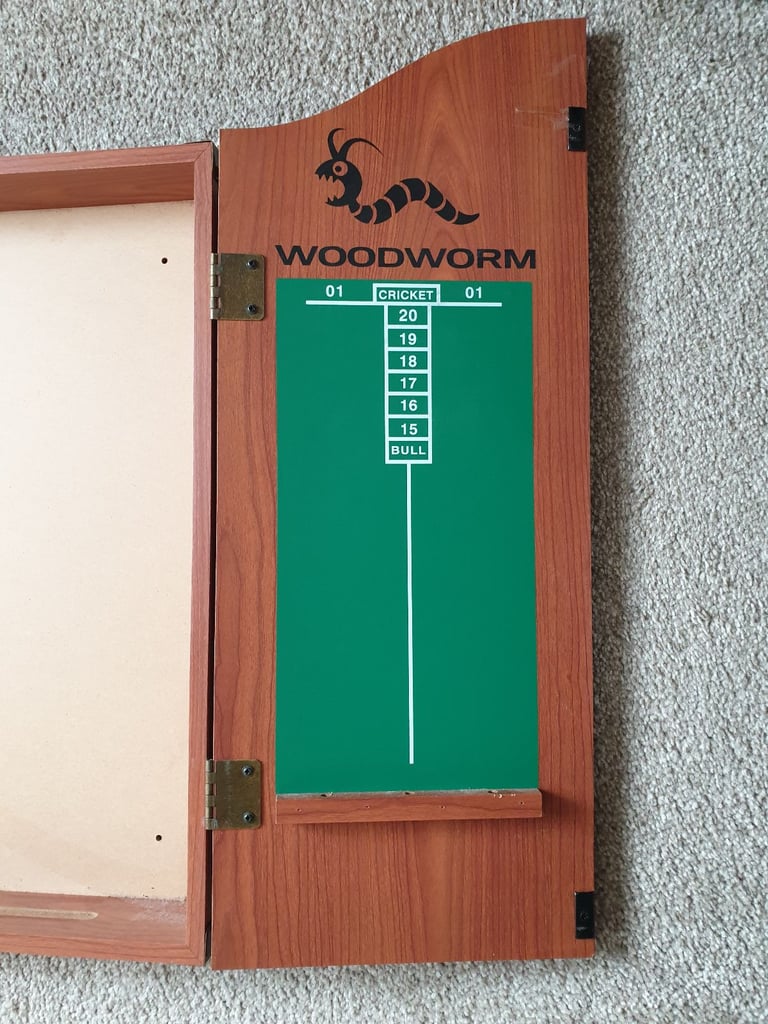 NEW Unicorn Dartboard, Cabinet & 2 Sets of Darts 