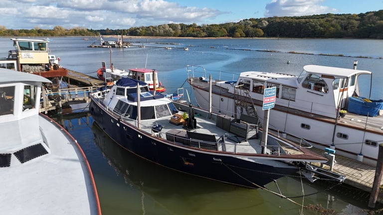 Liveaboard Boat with Residential Mooring