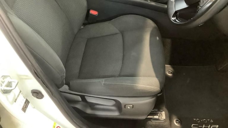 2019 Toyota C-HR 1.8 VVT-h Dynamic SUV 5dr Petrol Hybrid CVT Euro 6 (s/s) (122 ps) Automatic SUV ...