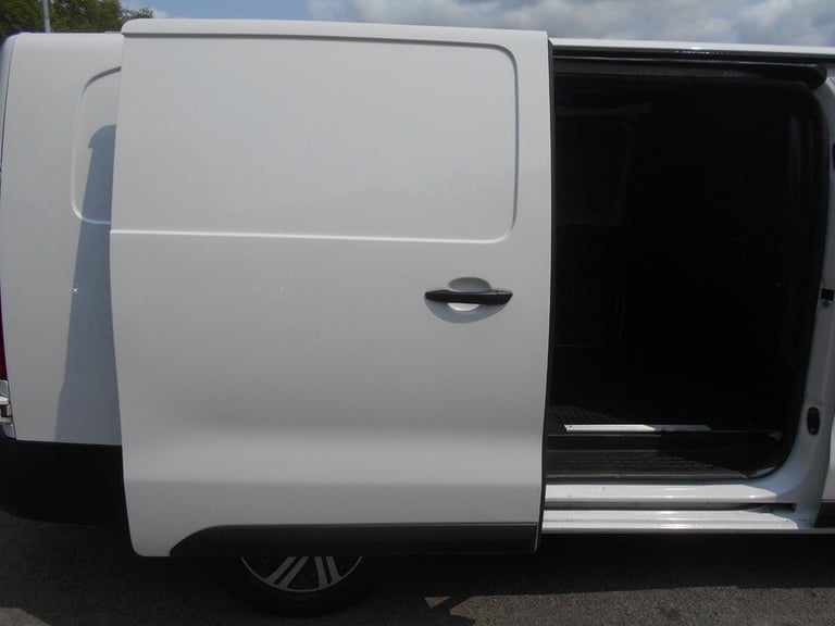 Vauxhall Vivaro 2022 L2H1 F3100 DYNAMIC S/S NO VAT