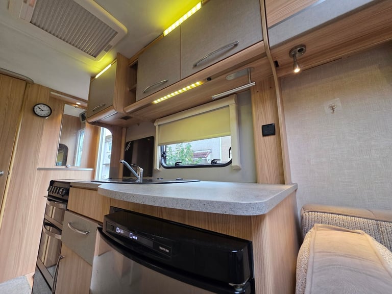 2013 coachman amara 520/4 motor mover extras