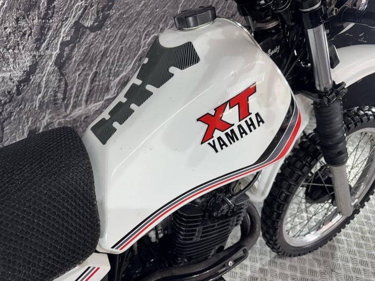 YAMAHA XT400 XT 400 1984