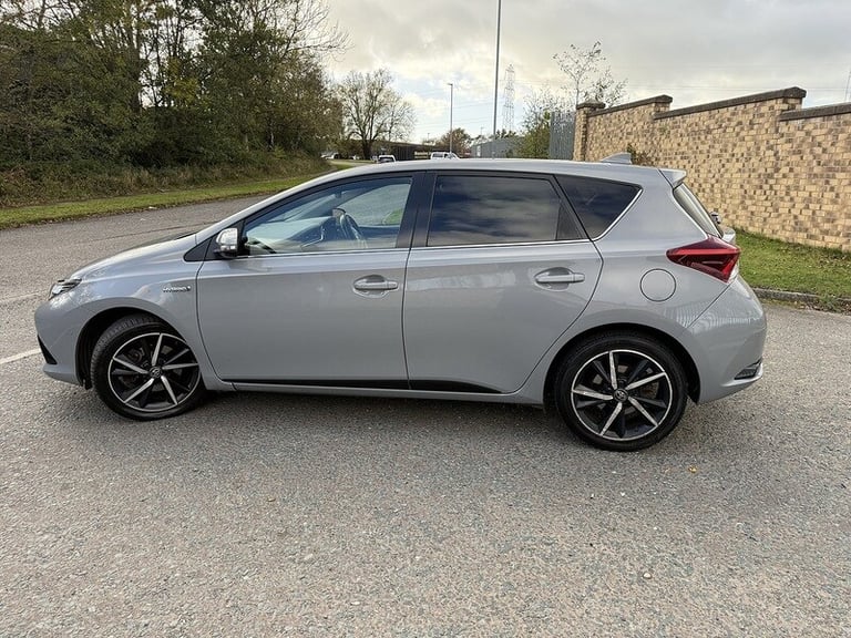 2018 Toyota Auris 1.8 Hybrid Design TSS 5dr CVT [Nav] HATCHBACK PETROL/ELECTRIC Automatic