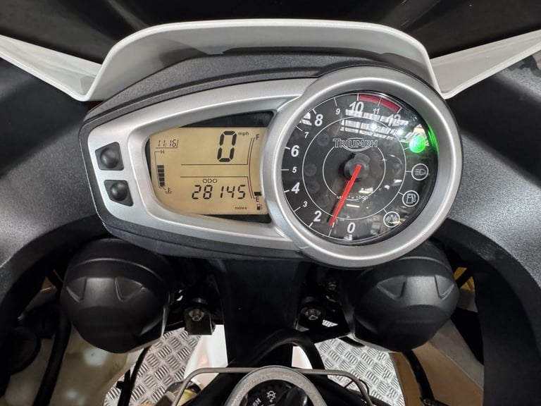 TRIUMPH TIGER 1050 2011