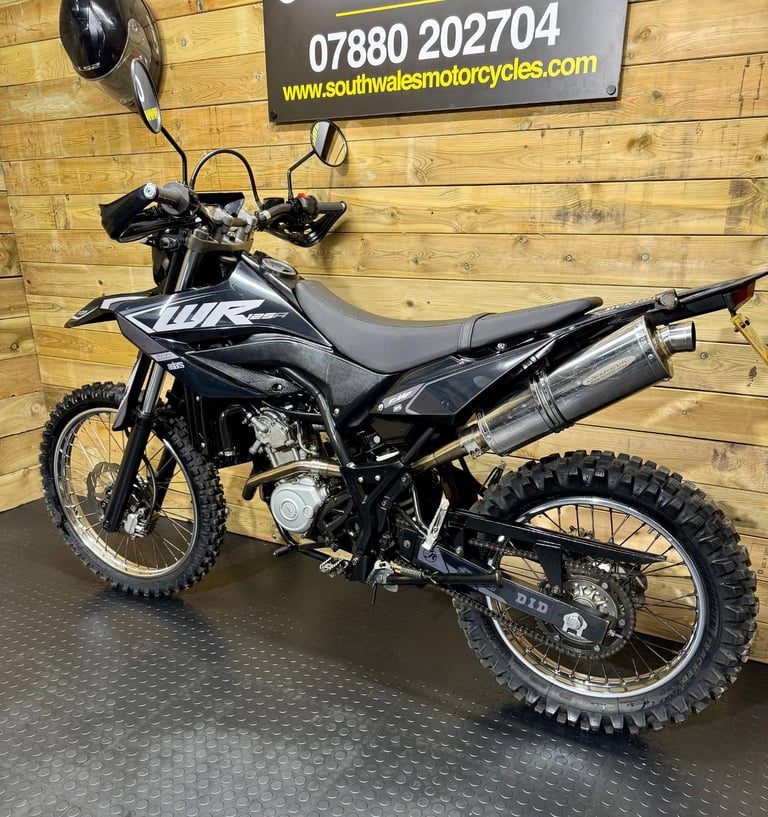 Yamaha WR125R / 2010 model / covered only 10.2k miles 