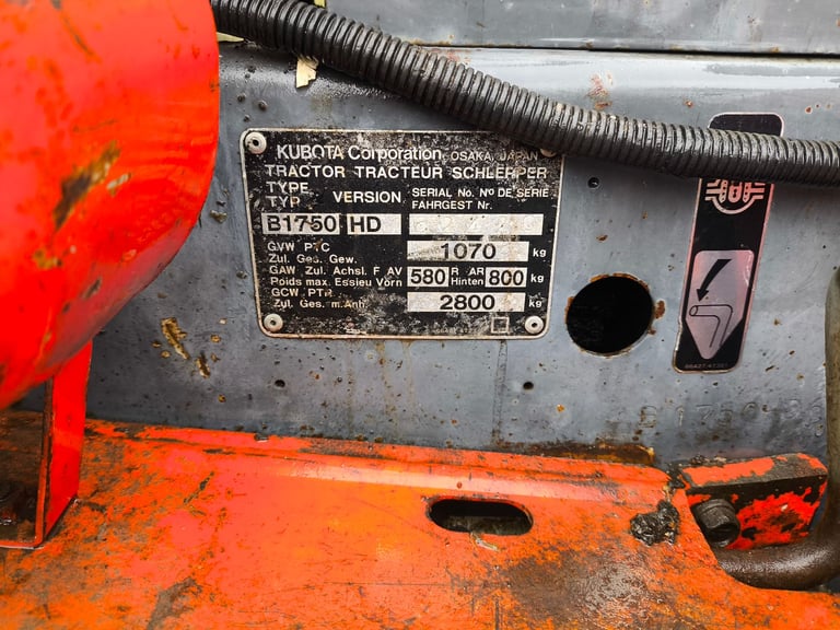Kubota B1750 mini tractor 