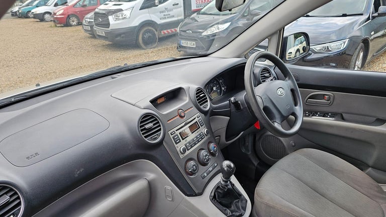 KIA CARENS 1.6 S 2009