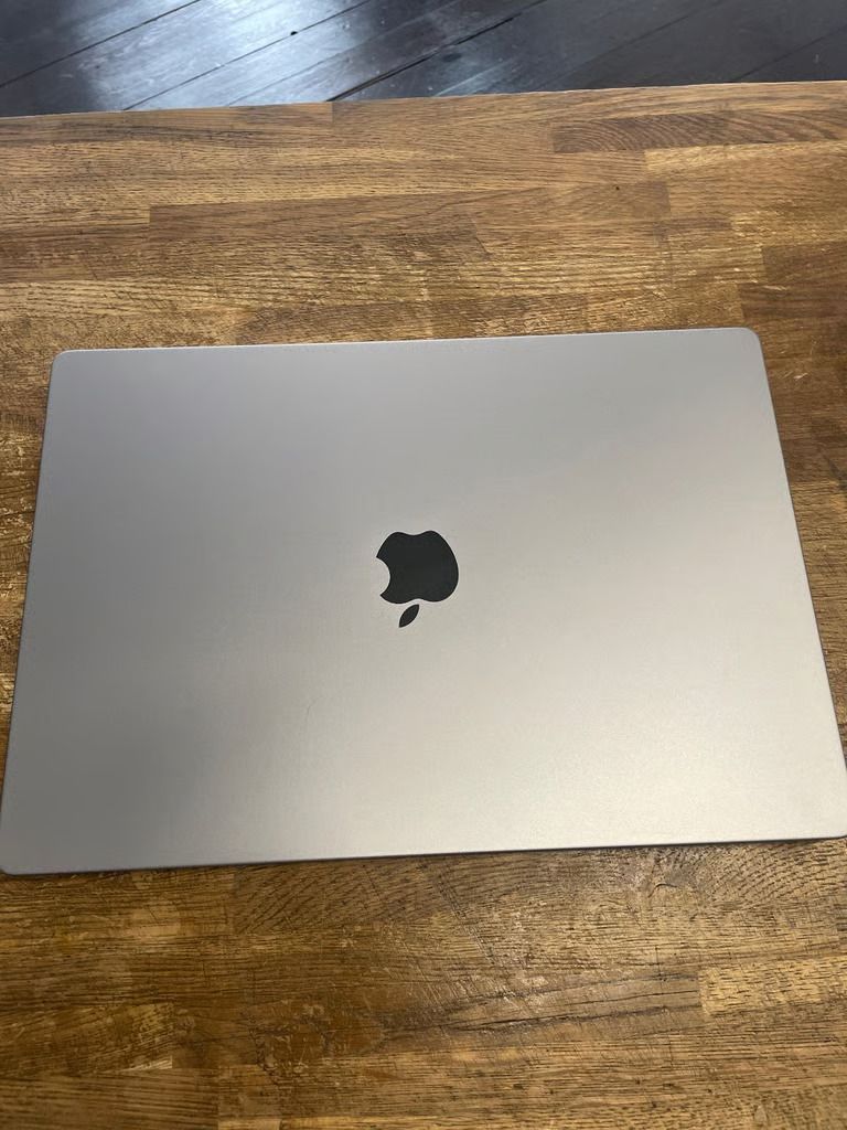 Apple MacBook Pro 16-inch 2021 M1 Pro 10 CPU/16 GPU 3.2GHz 16GB RAM 1TB SSD Liquid Retina XDR