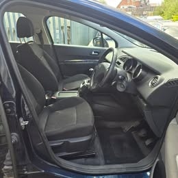 PEUGEOT 5008 1.6 VTi Active 2011