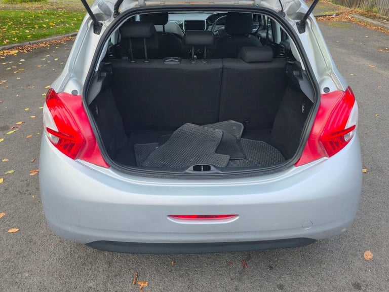 2013 Peugeot 208 1.2 VTi Active 5dr HATCHBACK PETROL Manual