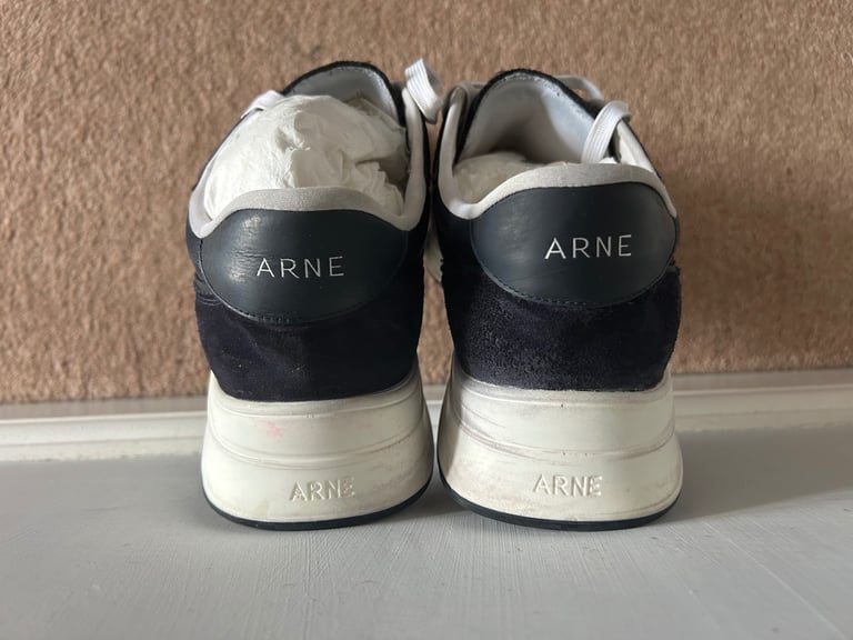 ARNE Trainers - Size 9