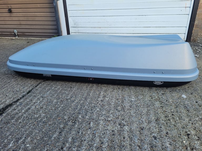 image for Halfords 360L roof box