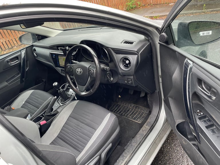 Toyota, AURIS, Estate, 2015, Manual, 1197 (cc), 5 doors