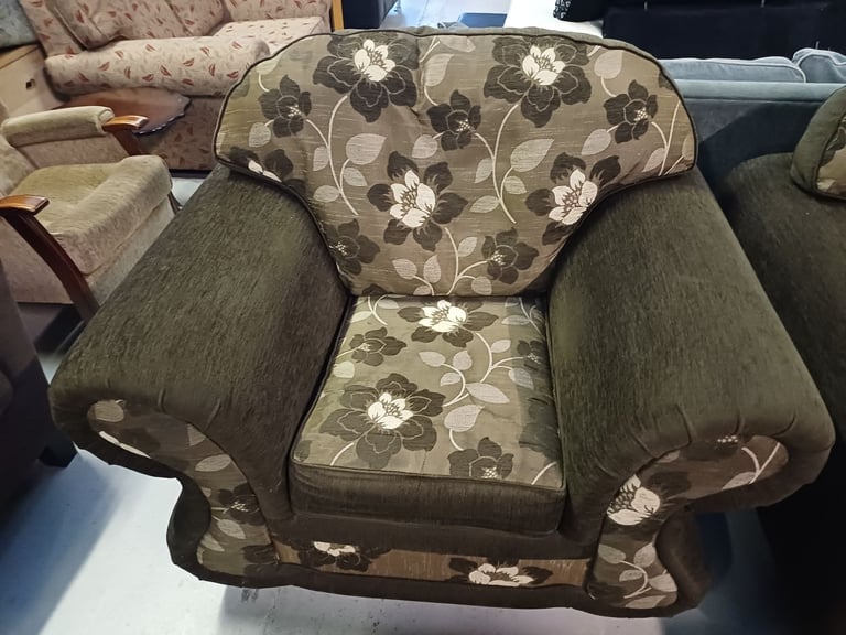 Brown floral three piece suite 