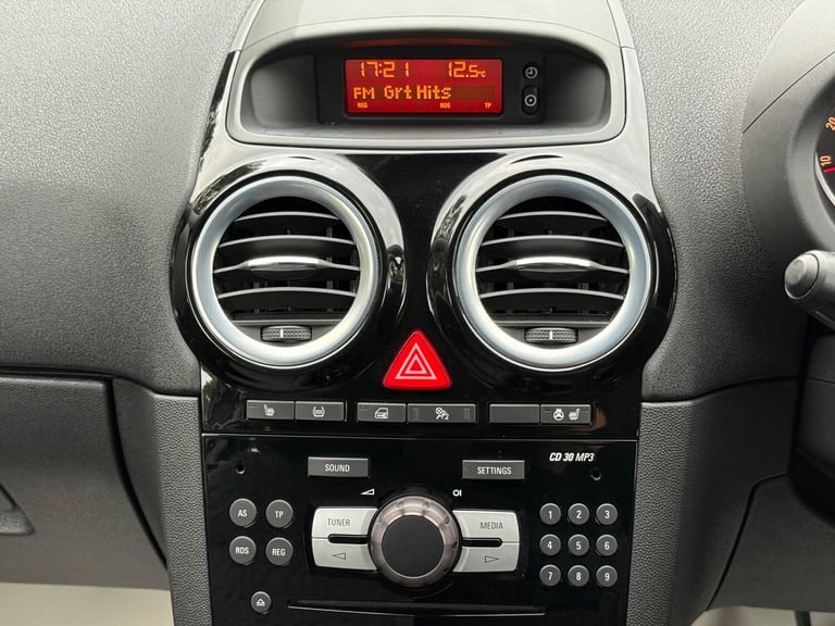2015 Vauxhall Corsa 1.4 SE 3dr HATCHBACK PETROL Manual