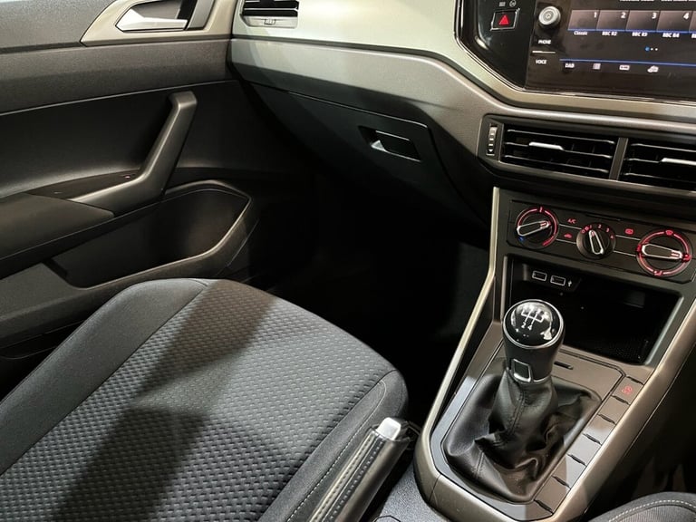 2018 Volkswagen Polo 1.0 SE 5d 74 BHP Hatchback Petrol Manual