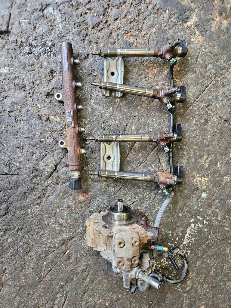 image for Transit custom injectors, rail and pump