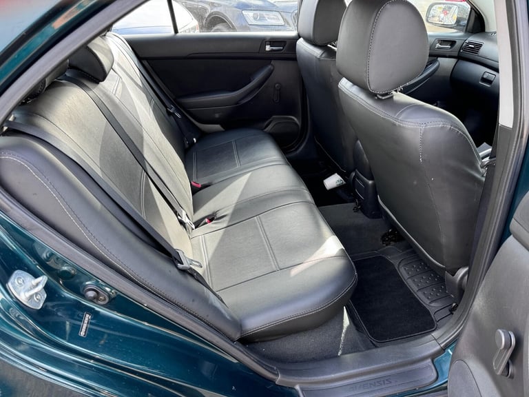 2003 Toyota Avensis T3-s Semi-auto Hatchback Petrol Automatic