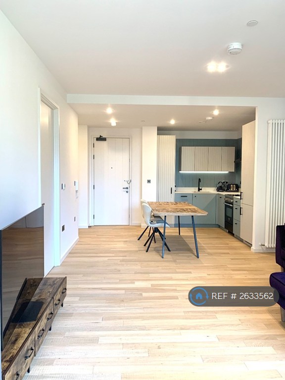 1 bedroom flat in Hollandbury House, London, TW8 (1 bed) (#2633562)