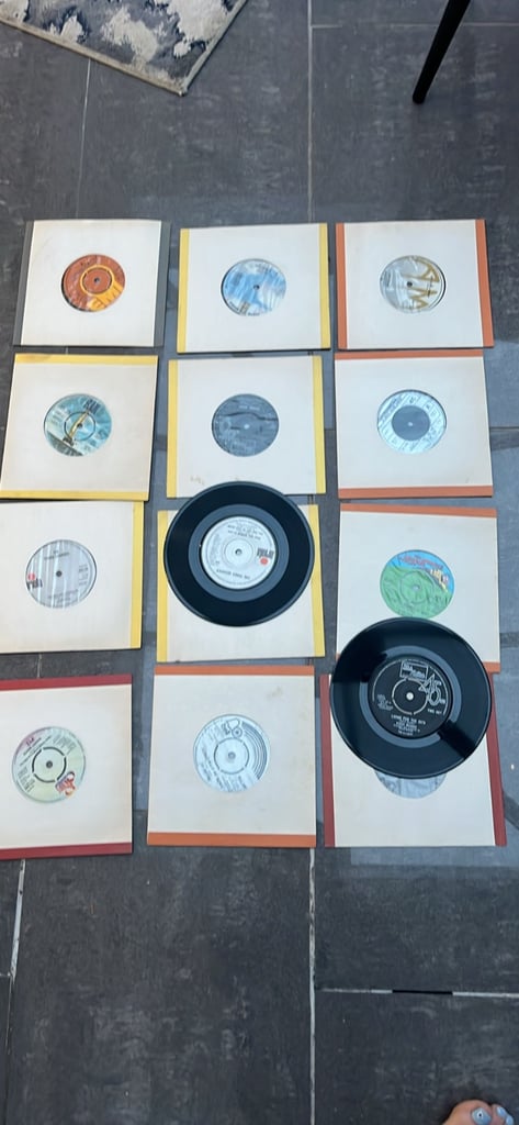 image for Vinyls x12 singles (45) 