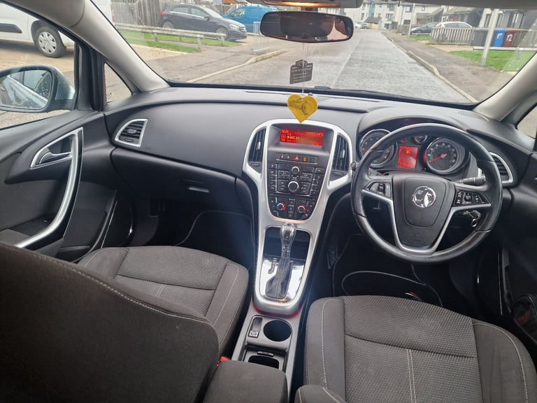 Vauxhall, ASTRA, Hatchback, 2010, automatic 1598 (cc), 5 doors