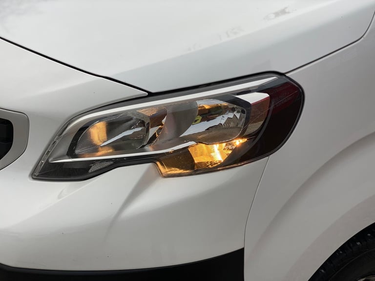 2019 Peugeot Expert 2.0 BlueHDi 1400 Professional Standard Panel Van MWB Euro 6 (s/s) 6dr PANEL V...