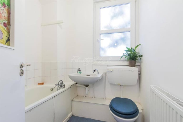   🏚️  BRIGHT AND COZY DOUBLE ROOM IN MILE END  💫