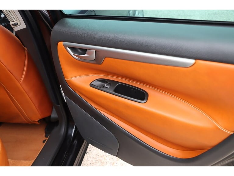 2025 Volvo V70 2.5T SE 5dr Geartronic [RTI NAV] Estate PETROL Automatic