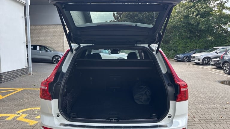 2020 Volvo XC60 Recharge R-Design, T6 AWD plug-in hybrid Estate Petrol Parallel PHEV Automatic