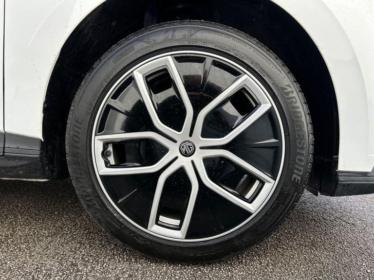 2025 MG MG4 64kWh Trophy Long Range Hatchback 5dr Electric Auto (203 ps) Hatchback ELECTRIC Autom...