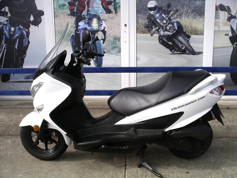 2020 Suzuki Burgman 200 in mint condition. 8400 miles with full history.