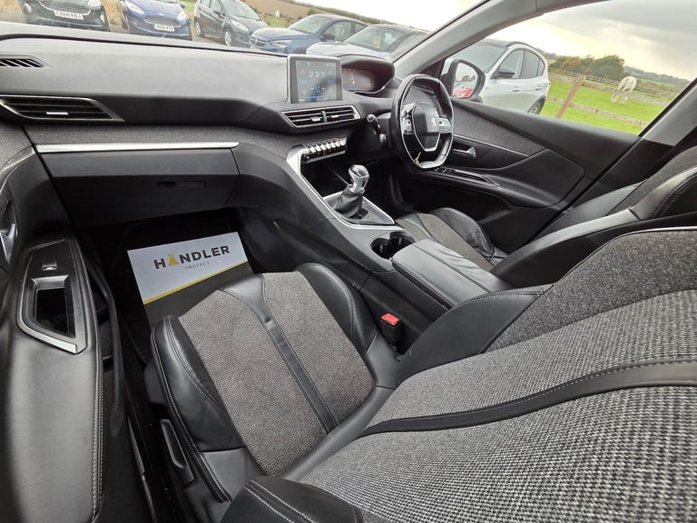 2018 Peugeot 5008 1.2 PureTech Allure Euro 6 (s/s) 5dr Petrol
