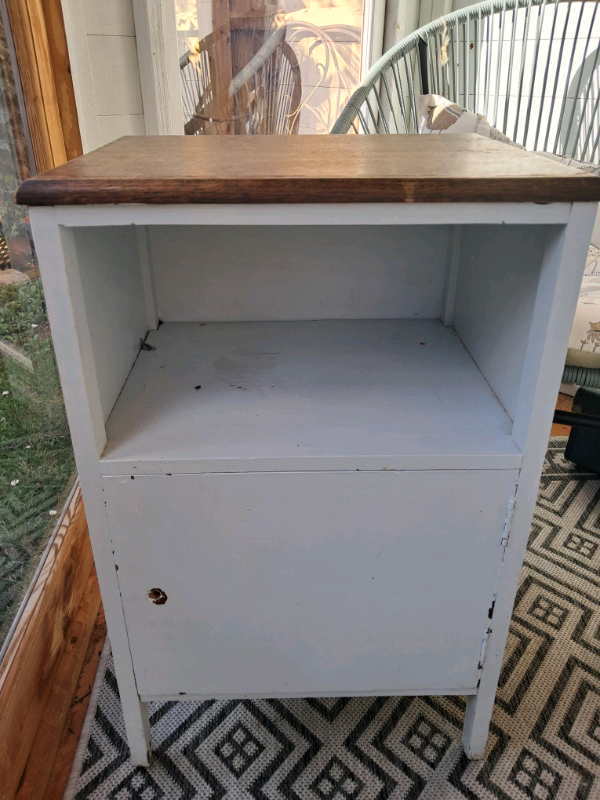 Side Cabinet. Free