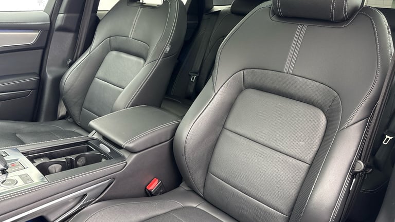 2024 Jaguar F-Pace 2.0 D200 MHEV R-Dynamic SE Black SUV 5dr Diesel Auto AWD Euro 6 (s/s) (204 SUV...