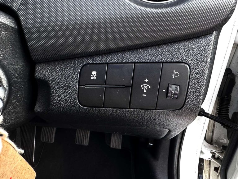 2017 Hyundai i10 1.0 SE 5dr HATCHBACK PETROL Manual