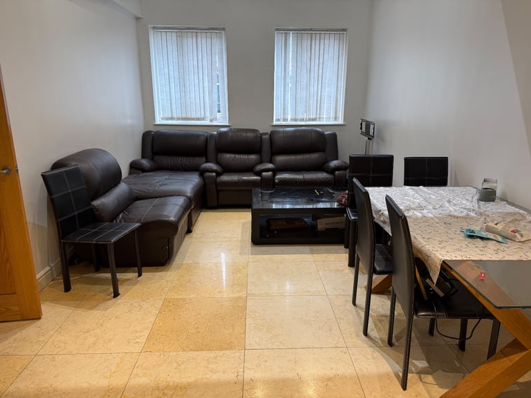 1 bedroom apartment / flat