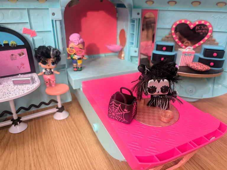 Lol campervan with a few dolls and a pet