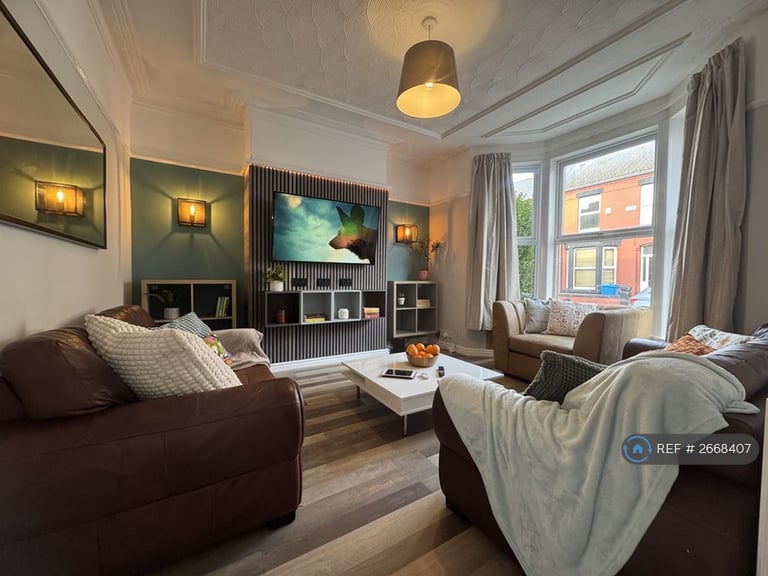 4 bedroom house in Crawford Avenue, Mossley Hill, Liverpool, L18 (4 bed) (#2668407)