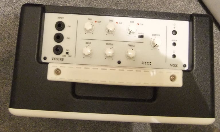 VOX KEYBOARD AMPLIFIER