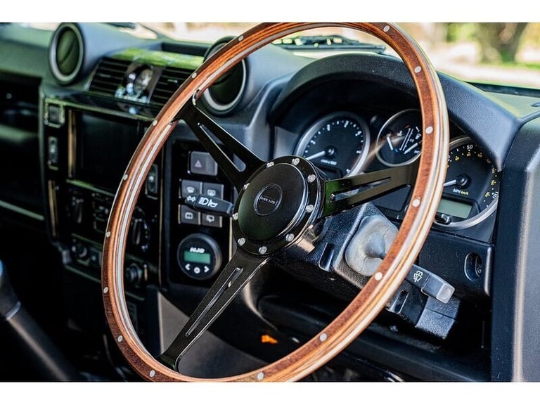 2013 Land Rover Defender 90 TDCi XS SUV Diesel Manual